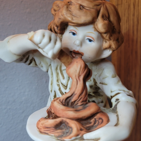 Vtg GIUSEPPE ARMANI CAPODIMONTE FIGURINE BOY EATING SPAGHETTI Porcelain